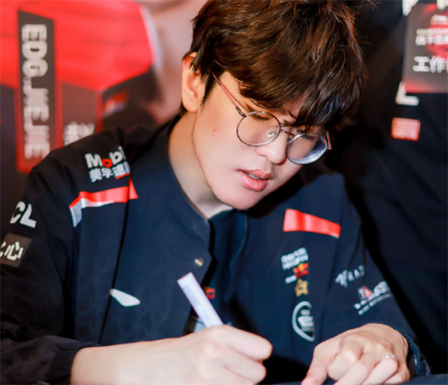 田野入选亚运会只为鼓励队员?edg教练正面作答,主要还是2个原因插图4
