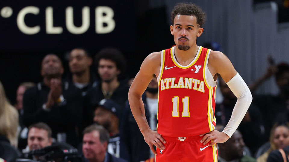 老鹰官宣特雷杨至少伤缺四周!左小指撕裂将进行手术 冲季后赛遇危机