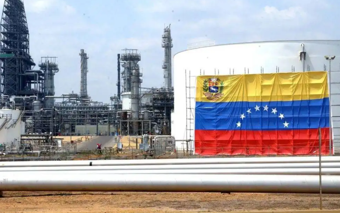 特朗普突襲委內瑞拉要翻車？3000億桶石油竟是“燙手山芋” - 