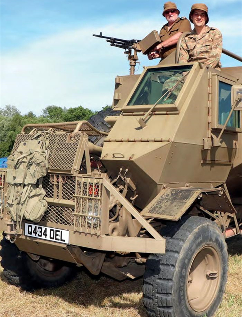 世界上第一款防地雷反伏击车南非在实战中摸索出的装备