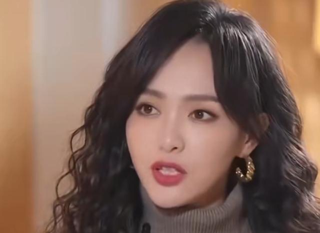 离婚风波后，唐嫣又遭坏消息，她的名声受损绝非无的放矢_腾讯新闻