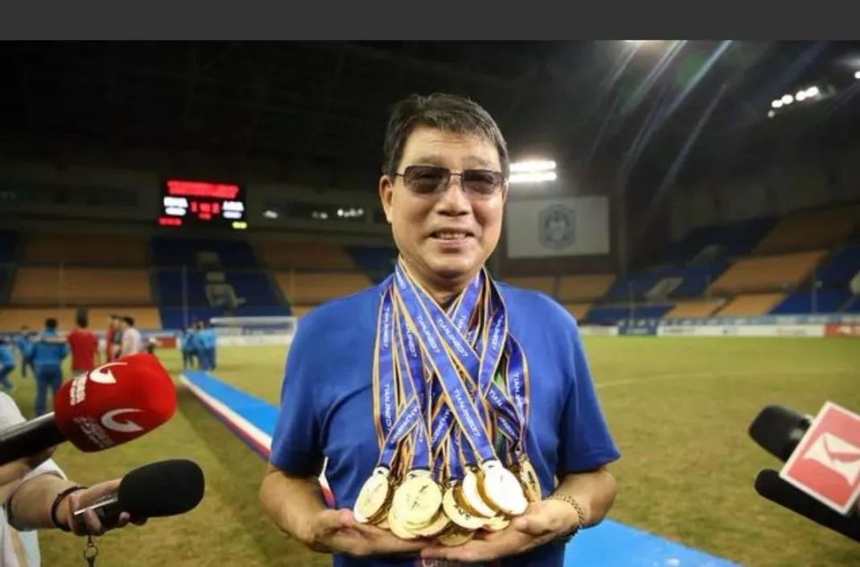 "中国金帅"于根伟,当年一脚把国足踢进世界杯_腾讯新闻