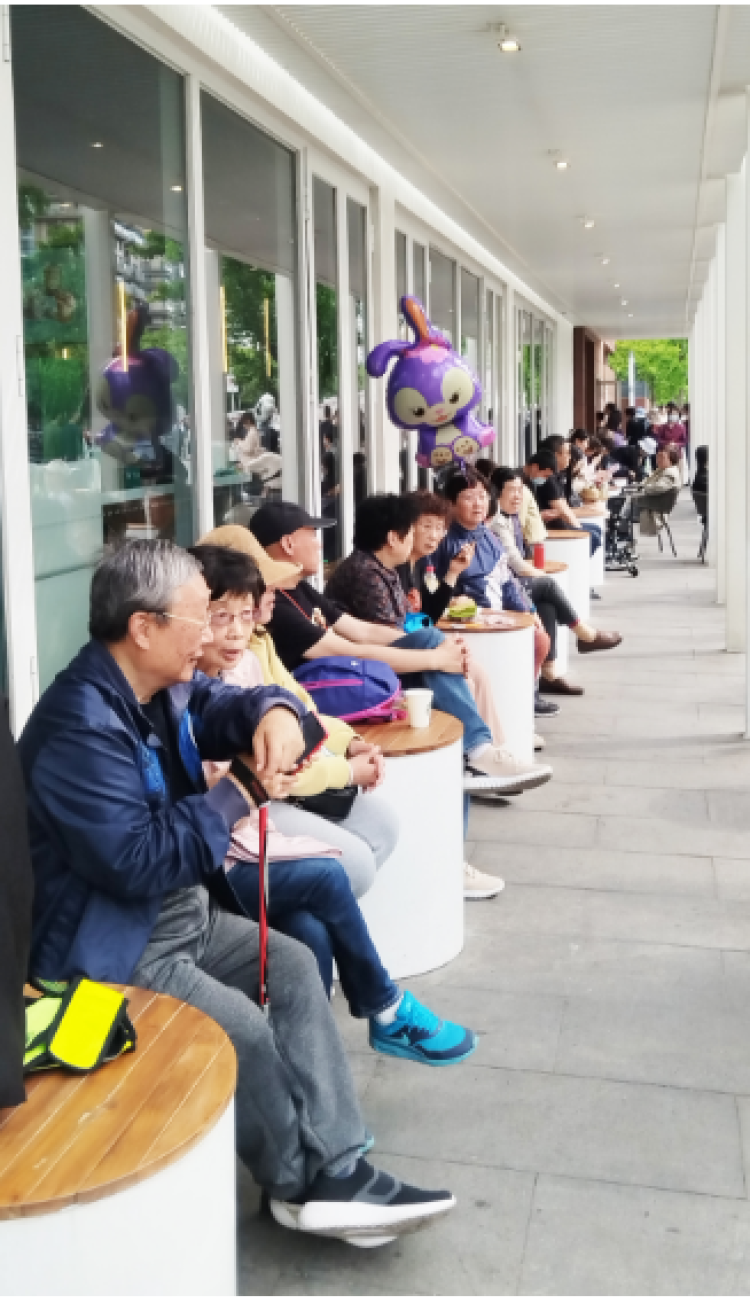 市民第一次打卡咖啡节!中老年人也转变观念加入喝咖啡