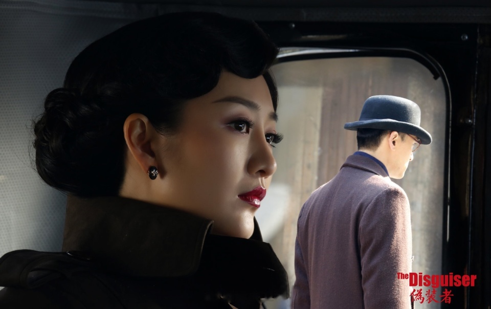 王鸥产后图被曝出一袭紧身裙嘞出腰间赘肉粉丝却喊话何九华