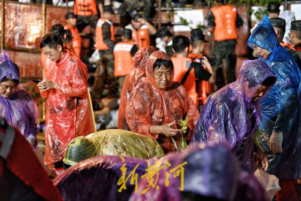 合力抢险直击河南社旗县赵河抢险救灾现场新黄河图集