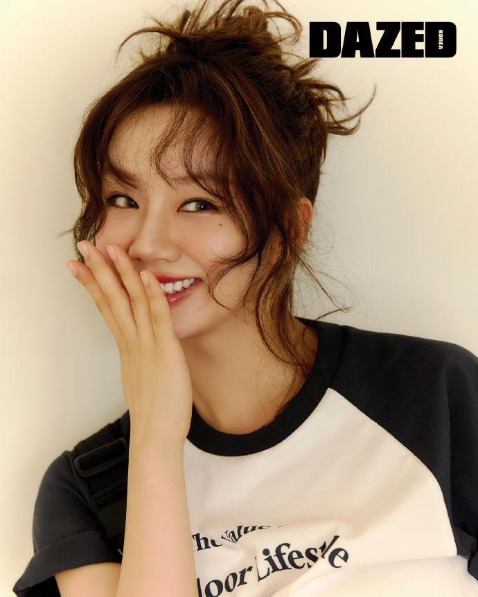 惠利返回韩国经纪公司表示目前难以确认当天她时尚画报公开