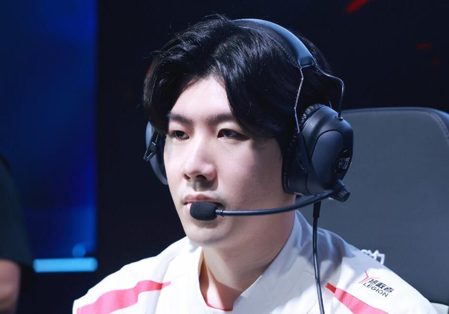 theshy接受采访表达不满zeus英雄选的很舒服全怪教练乱bp