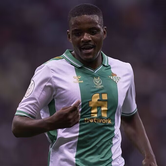 目前效力于贝蒂斯的威廉-卡瓦略上赛季出场43次打入4球,但贝蒂斯认为