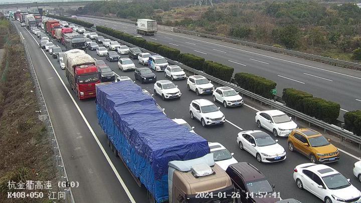 春运首日浙江高速网迎来大车流_腾讯新闻