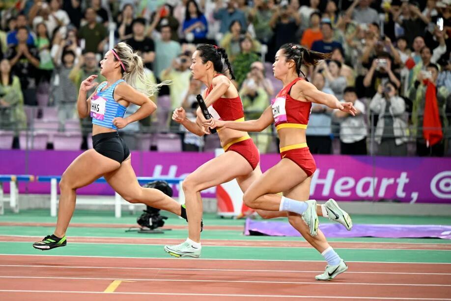 佛罗里达赛中国男子4乘100米接力获第三 苏炳添谢震业