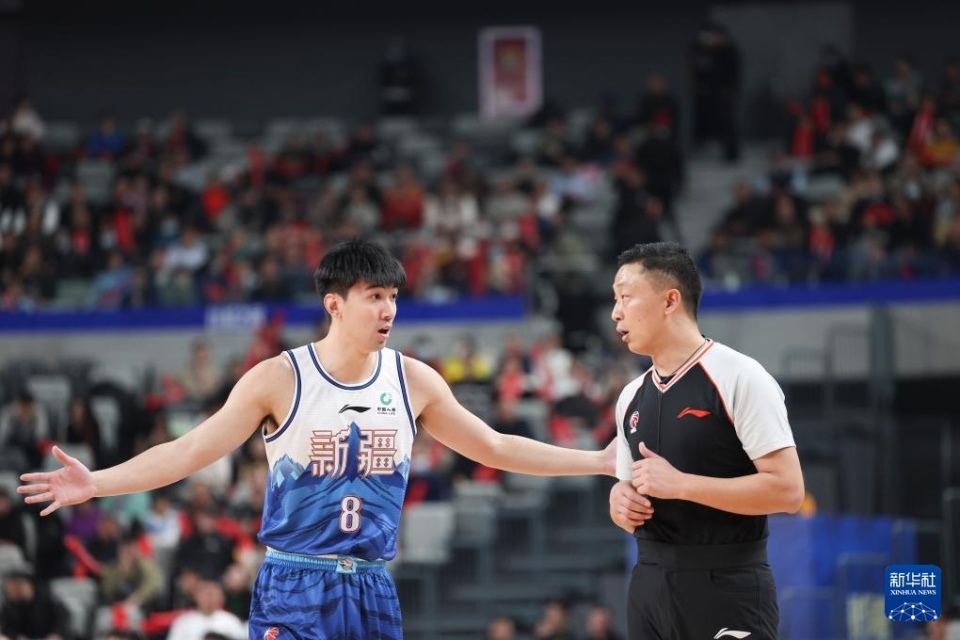 cba常规赛新疆伊力特胜山东高速