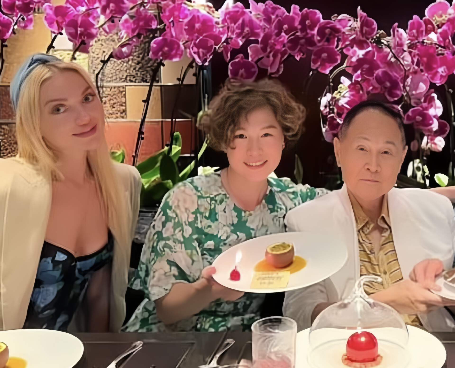 香港知名富家千金結束七年同性婚姻，和新女友感情穩定，戀情獲父母認可 - 