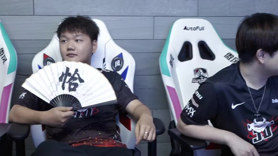 姿态终于原谅k神了?