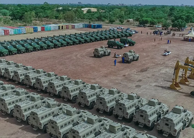 中国交付90辆防雷车,布基纳法索隆重庆祝