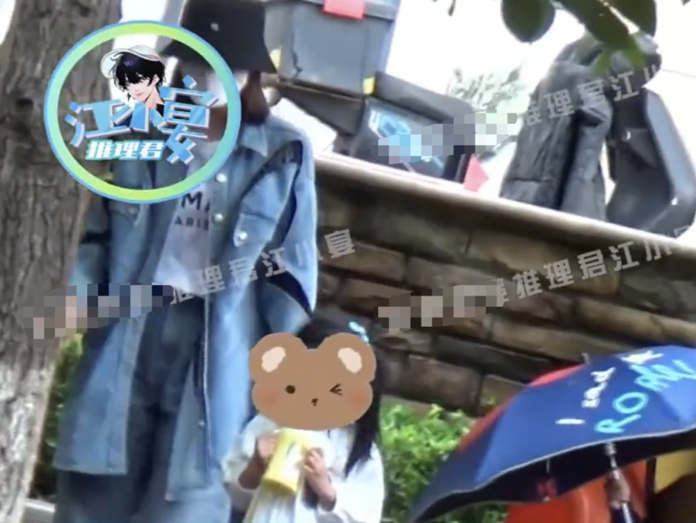 唐艺昕接娃放学,母女俩互动温馨,4岁女儿俏皮可爱像爸爸张若昀