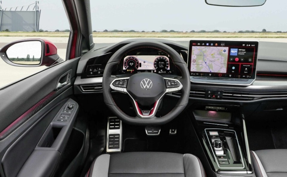 大众新款高尔夫gti海外售价公布,约合人民币35万,搭载2.0t动力