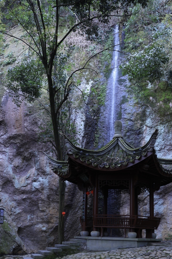 晚潮|散发着浓重历史气息的南明山摩崖石刻