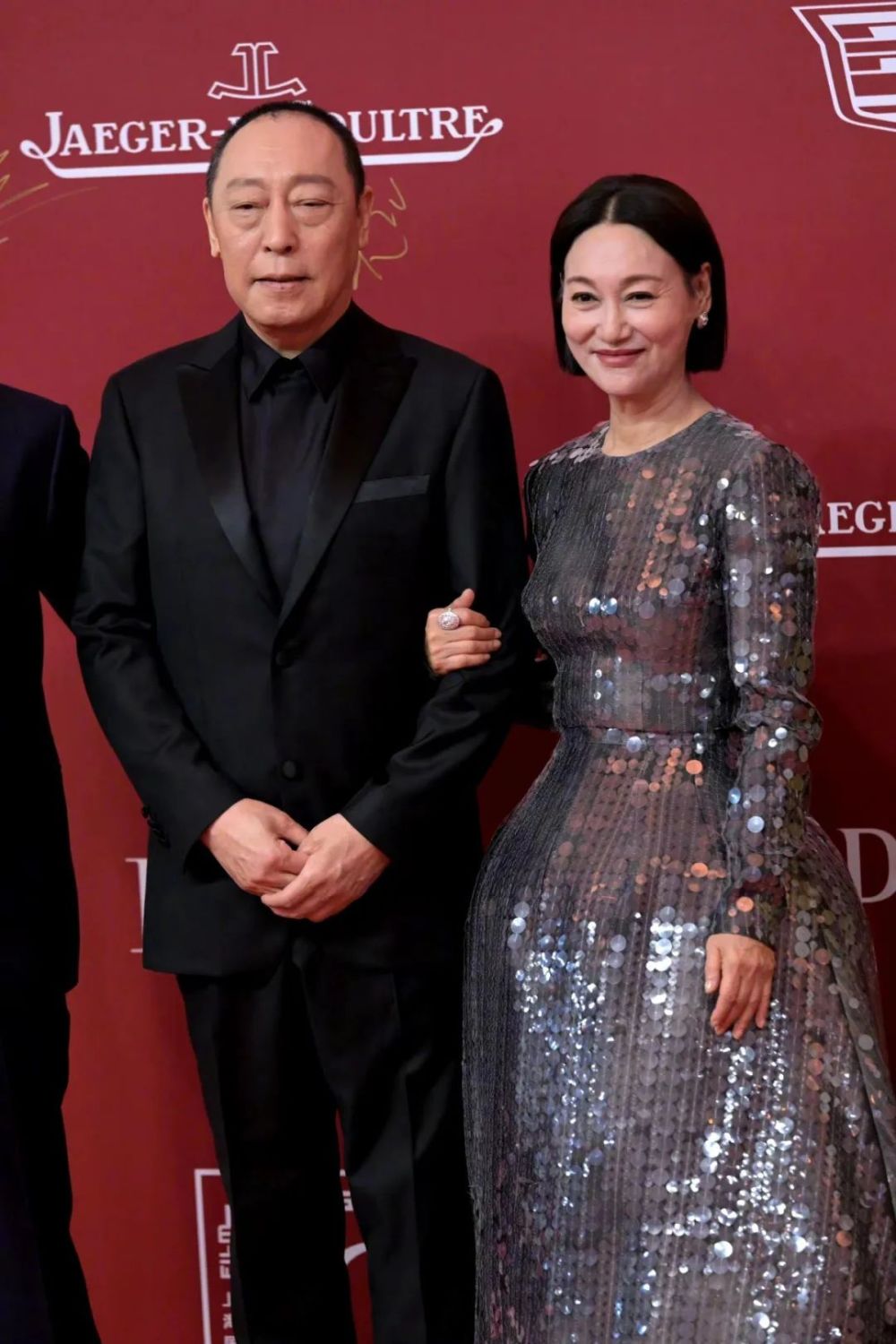 上影节红毯:周冬雨穿恨天高,倪妮像美人鱼,舒淇肉眼可见地老了_腾讯