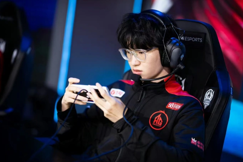 ag一诺大粉破防,集体抵制赵嘉敏上战至巅峰,一诺凌晨三点半回应