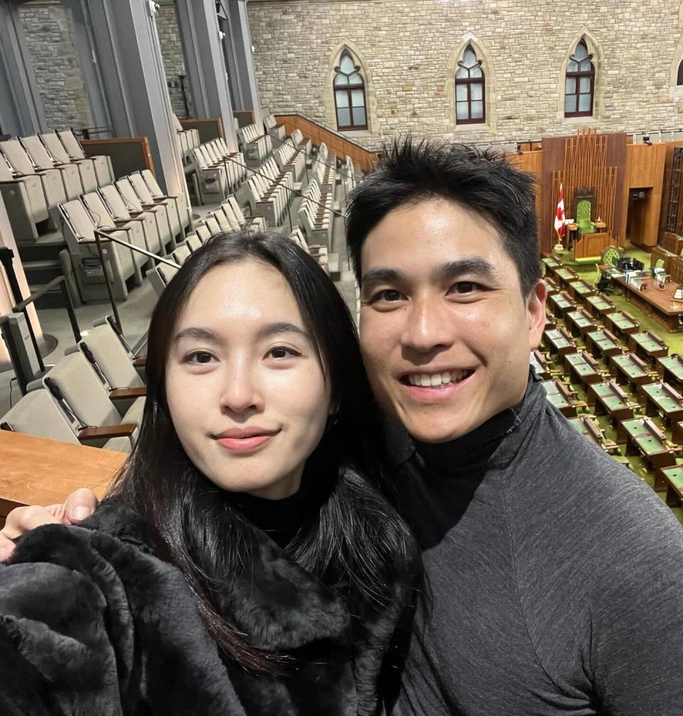 泰国最美变性人宝儿与丈夫畅游国外!