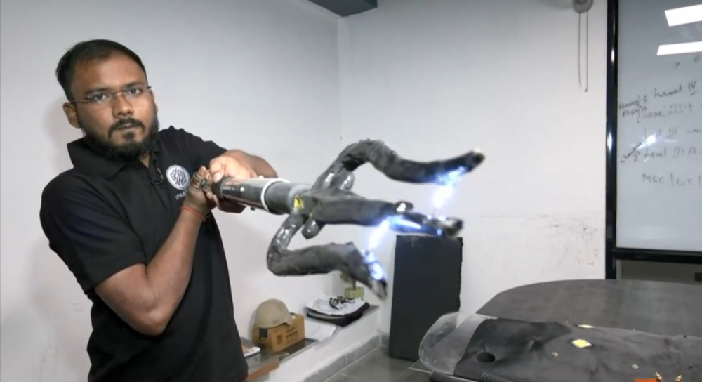 采用特殊设计,解放军采购2600根狼牙棒,中国的意思印度该懂了_腾讯