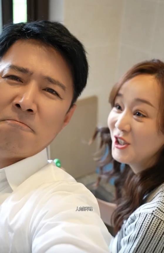 高鑫女儿备战中考老婆王一楠帮追星郭麒麟偷偷买签名送惊喜