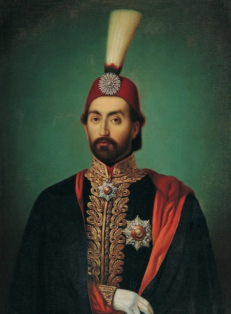 成功抵抗拿破仑入侵的沙皇亚历山大一世是其兄长,因死后无子女,次兄也