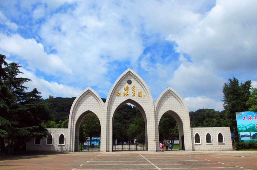 罗尼经幢方塔风铃——上海方塔公园斜塔初雪——佘山国家森林公园天马