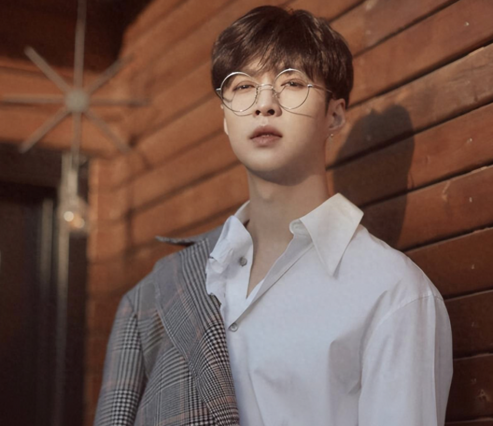 没想到,张艺兴在节目上的一个举动,让内娱多少男明星自愧不如!