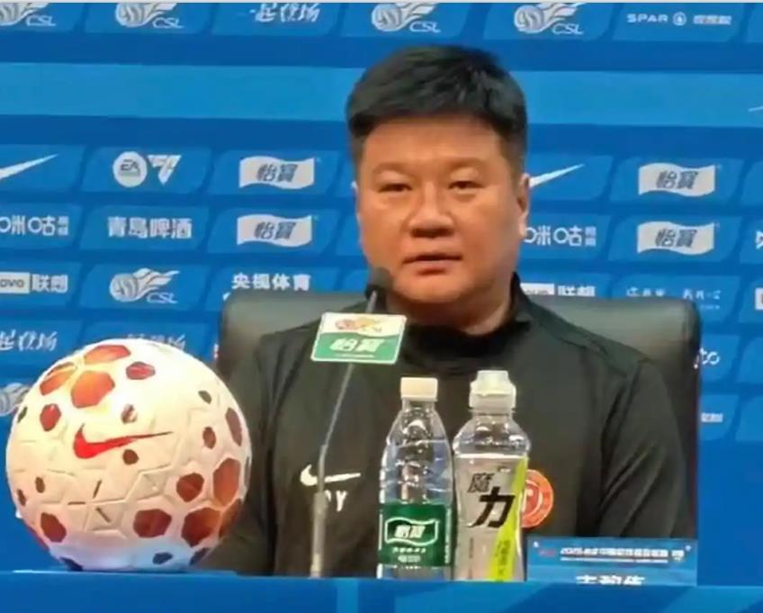 讓人淚目！李金羽賽後口誤稱“魯能”，使山東老球迷集體瞬間破防|銳評 - 