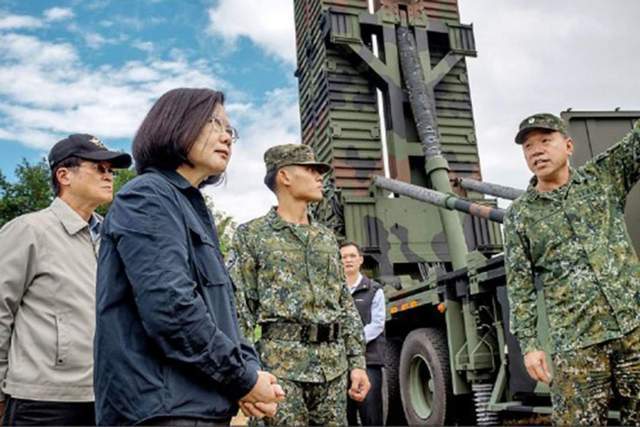 连战支持两岸协商统一，却对大陆提出要求，必须正视“中华民国”_腾讯新闻