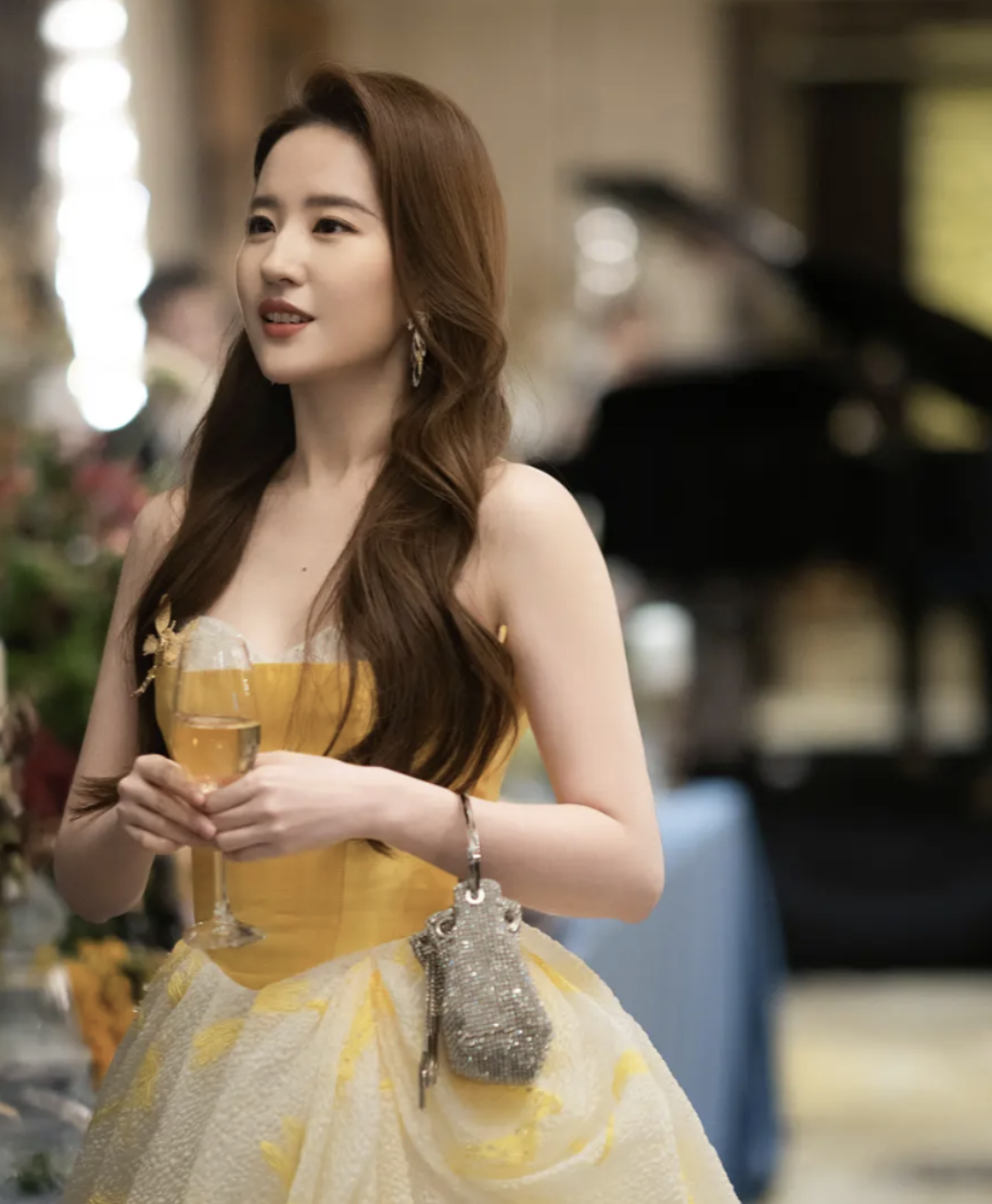 刘亦菲新剧妥妥"大女主",却因监制受质疑,网友:仍靠干爹!