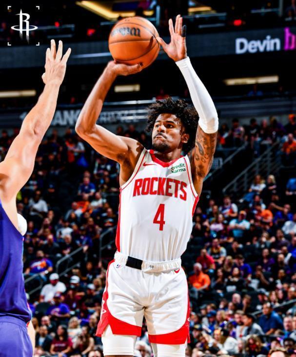 1733火箭开局狂输16分乌度卡为固执买单首发变阵为时已晚