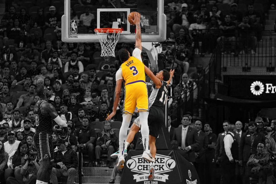 年轻版麦基湖人缺什么来什么这要感谢鹈鹕的相助