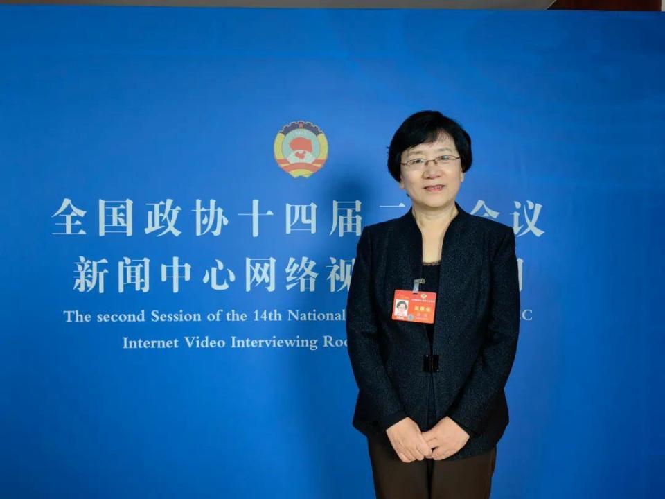 孙洁建议,将助浴服务纳入长期护理保险的保障范围,让更多的老年人都能