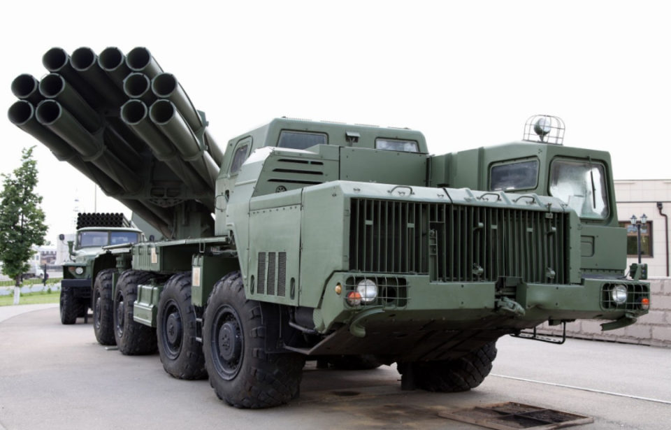 俄军在战场也经常使用9m55k集束火箭弹对乌军发动地毯式轰炸,但是也