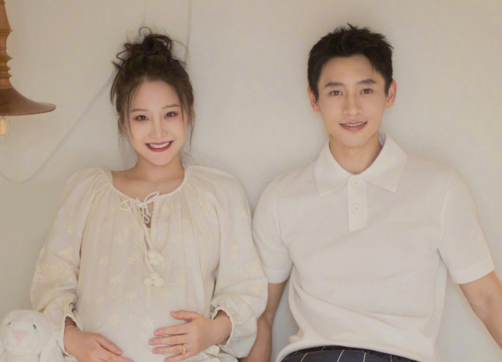 好男人魏晨与爱人相伴近20年,37岁当爸,晒老婆孕照和宝宝脚丫_腾讯