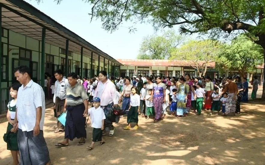 缅甸新学年报名周开始,百万学生免费获课本文具;400万缅甸人不识字