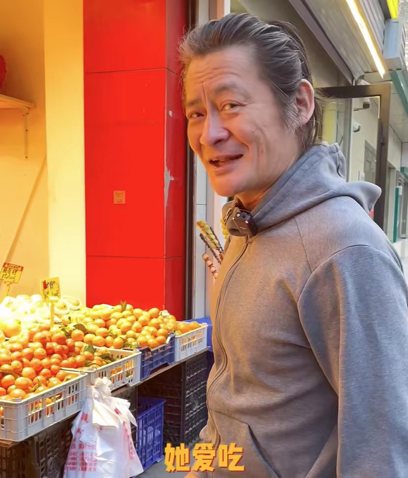 这样的景岗山或许不符合大众观感,但喝酒似乎并没有影响到他的个人
