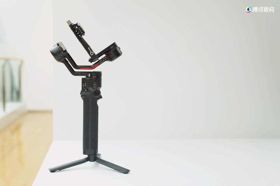 dji rs4评测:pro功能下放,大疆模糊了个人和商用稳定器边界_腾讯新闻
