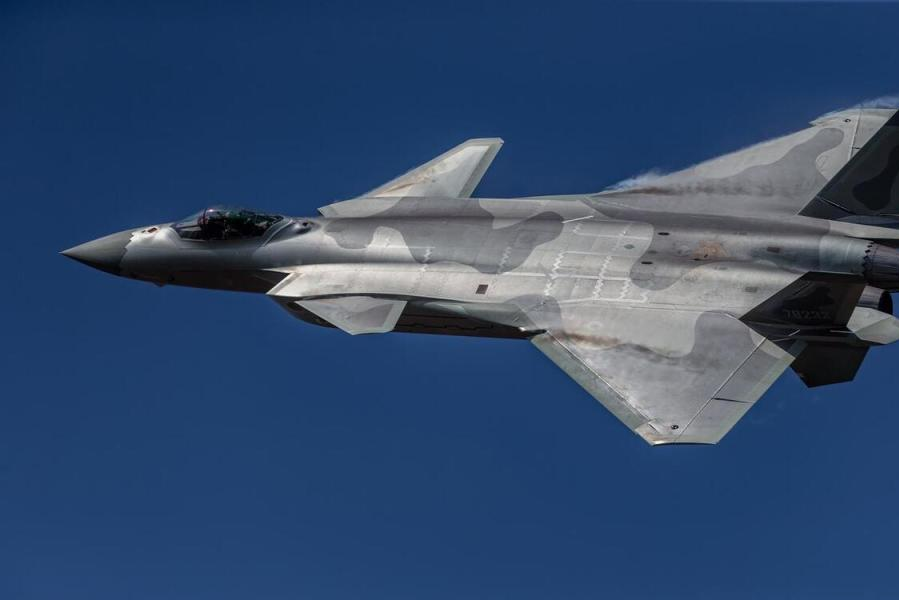 外国军机上门挑衅,多架歼20接替升空,将其逼退,央视披露细节