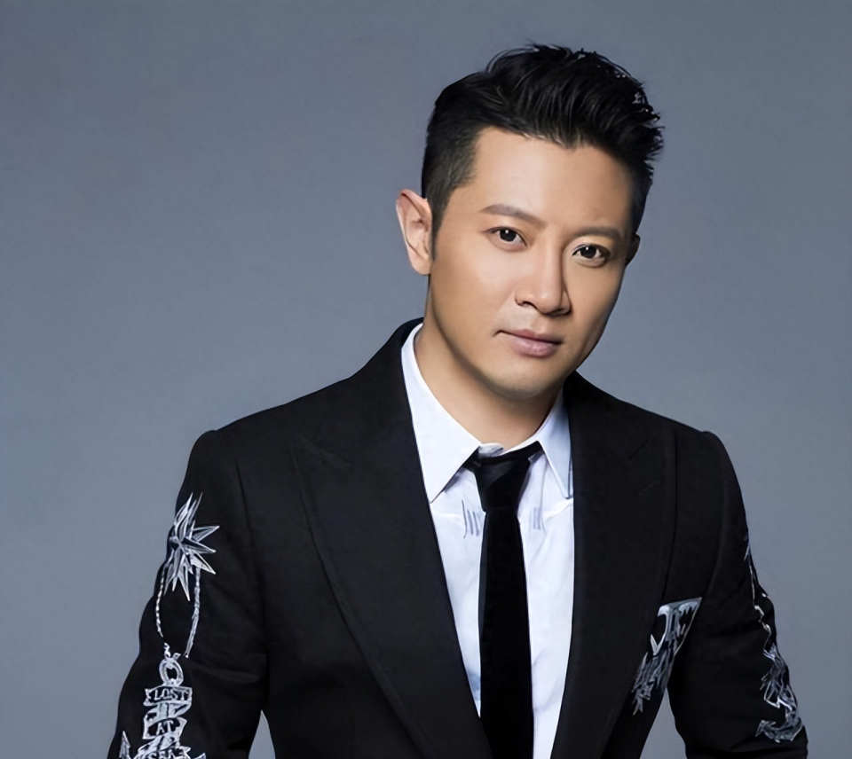 罗中旭否认婚内出轨,当事人再发声,曝罗中旭助理求和,让她开价_腾讯