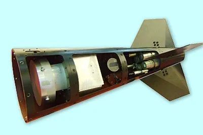 的普通航弹,引信,制导控制部件(gcu),尾锥体整流罩,舵机,尾部控制舵面