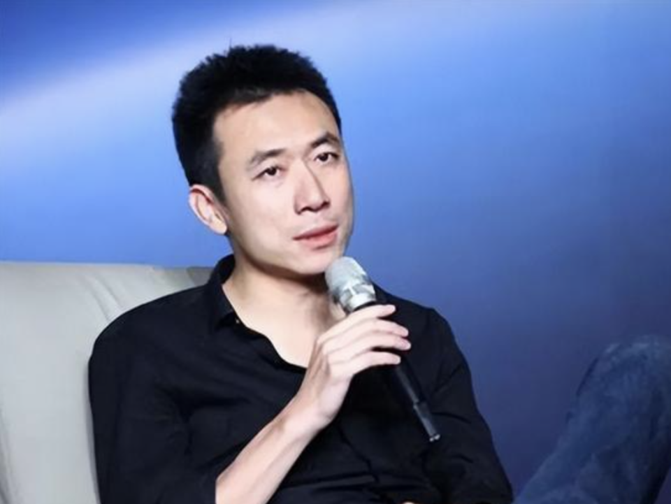 赔了夫人又折兵！土豆网王微用10万块打发前妻，前妻一招让他身败名裂_腾讯新闻
