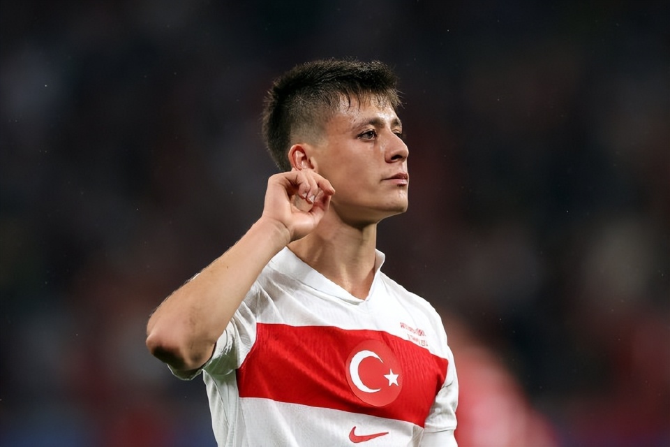 土耳其2比1胜奥地利晋级,詹俊赞其"大黑马",黄健翔:一遇到大雨就会