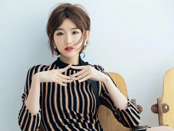 毛晓彤悄悄动鼻子了?回顾她整个变脸史,由美到丑这还是第一次