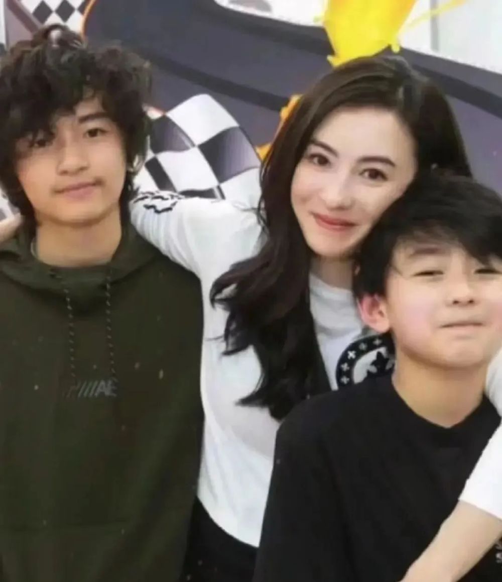 张柏芝面相变化太大_张柏芝面相_张柏芝八字面相