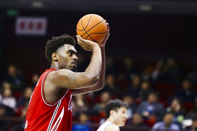 达卡里·约翰逊再续前缘 杨瀚森终于可以休息了-腾讯新闻