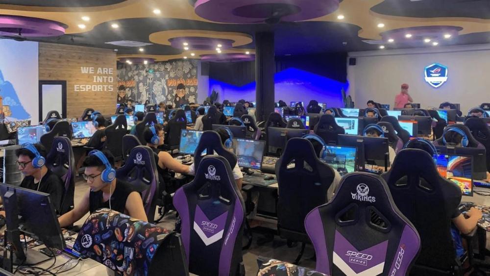 sofm越南网吧开业第一天就座无虚席不愧是越南电竞第一人