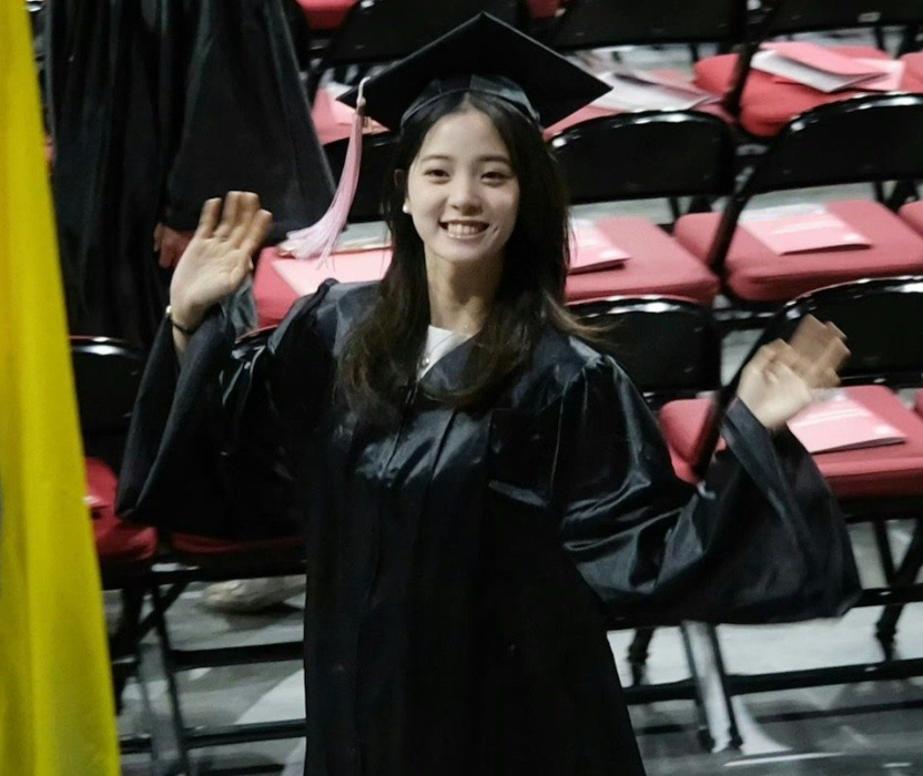 欧阳娜娜"学霸"光环被戳穿,伯克利毕业没学位,营销过度了!